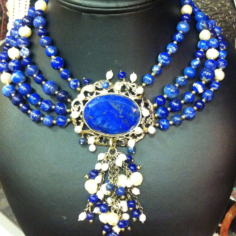 100% natural lapis lazuli statement necklace